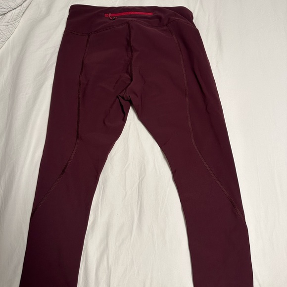 Lululemon 25” tight stuff tight Scalloped Leggings - Picture 4 of 5